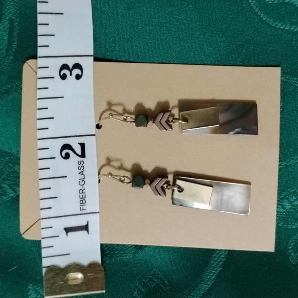 MOTHER OF PEARL DANGLE EARRINGS  NWOT - Picture 5 of 5
